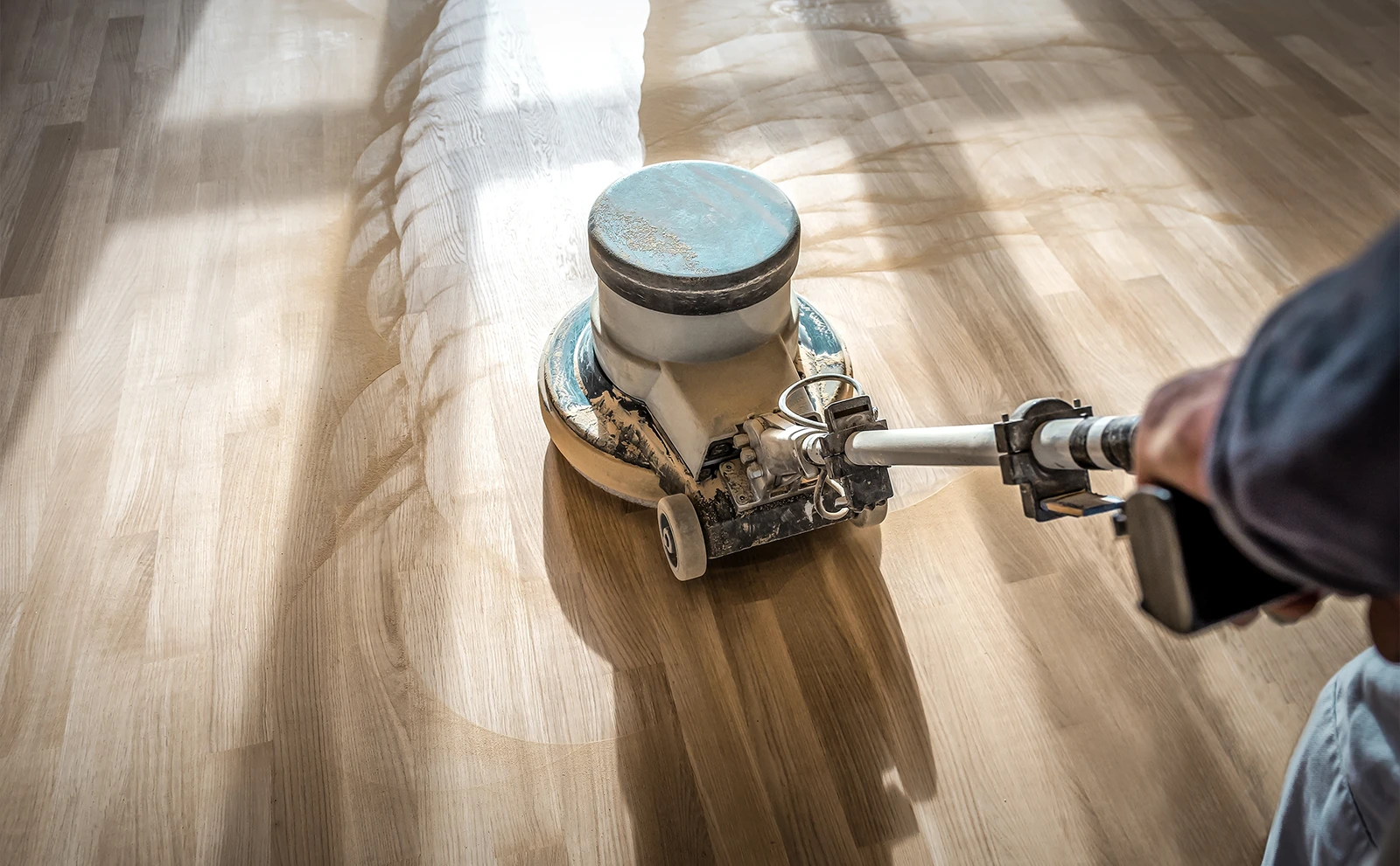 ponçage et traitement parquet